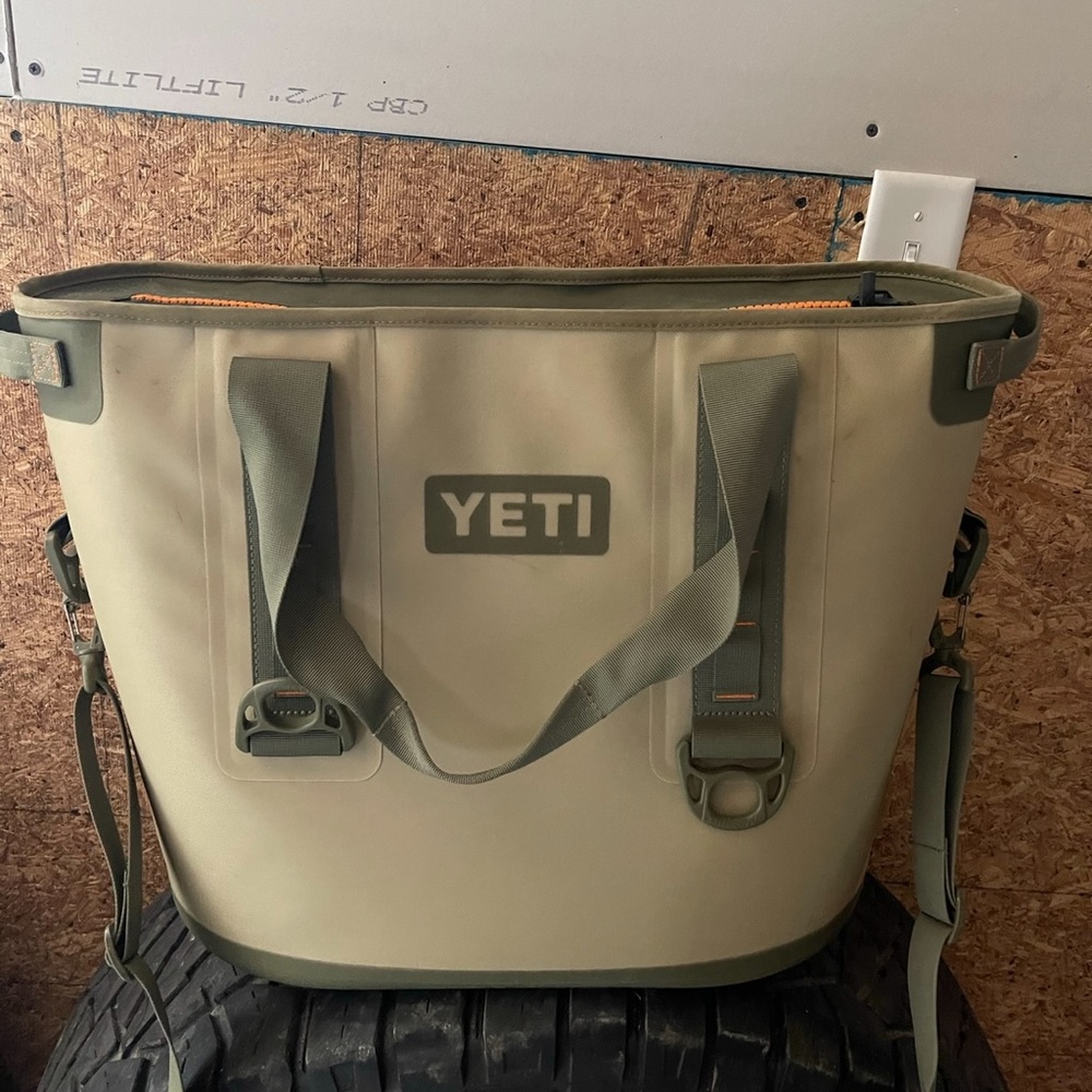 YETI Soft Cooler Hopper 30